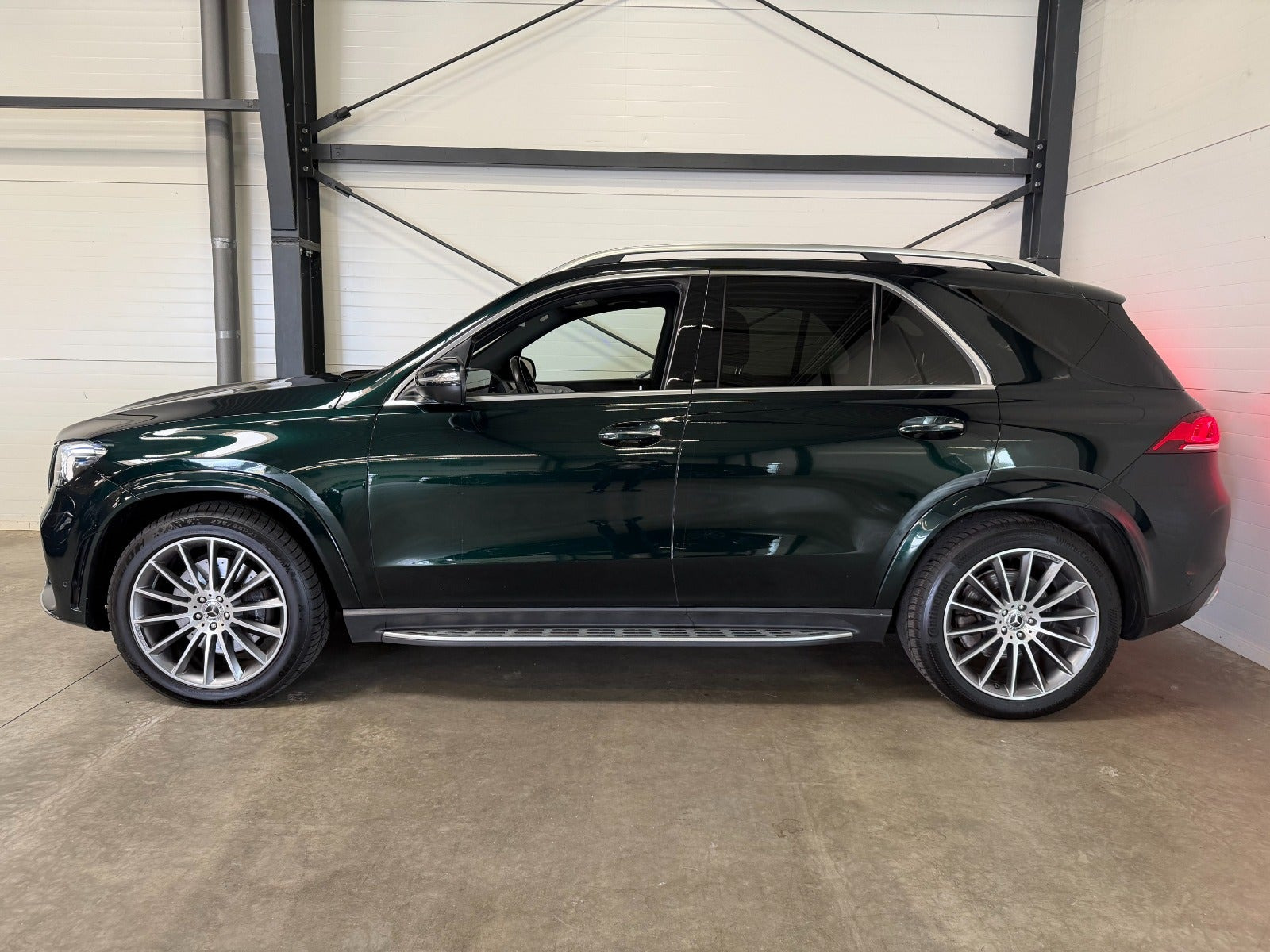 Grøn Mercedes GLE400 d fra 2020