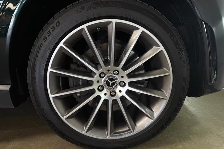 Grøn Mercedes GLE400 d fra 2020