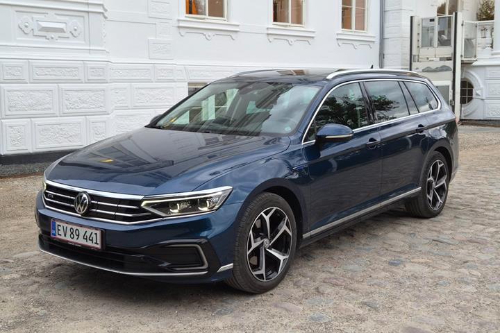 Sort VW Passat fra 2020