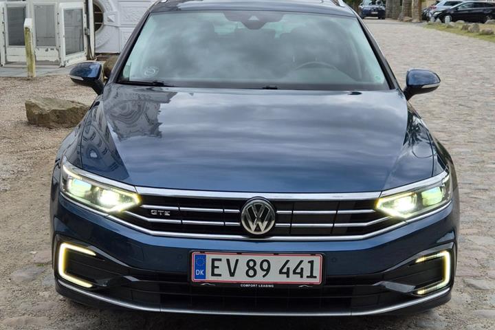Sort VW Passat fra 2020