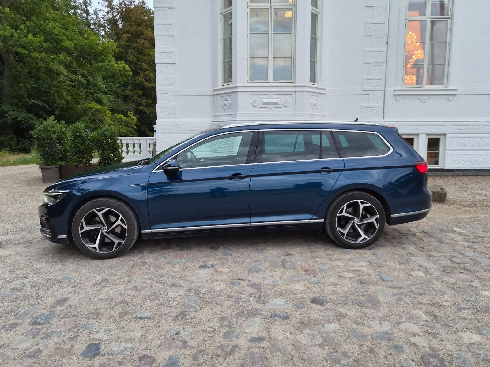 Sort VW Passat fra 2020