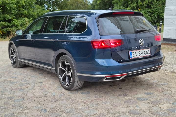 Sort VW Passat fra 2020