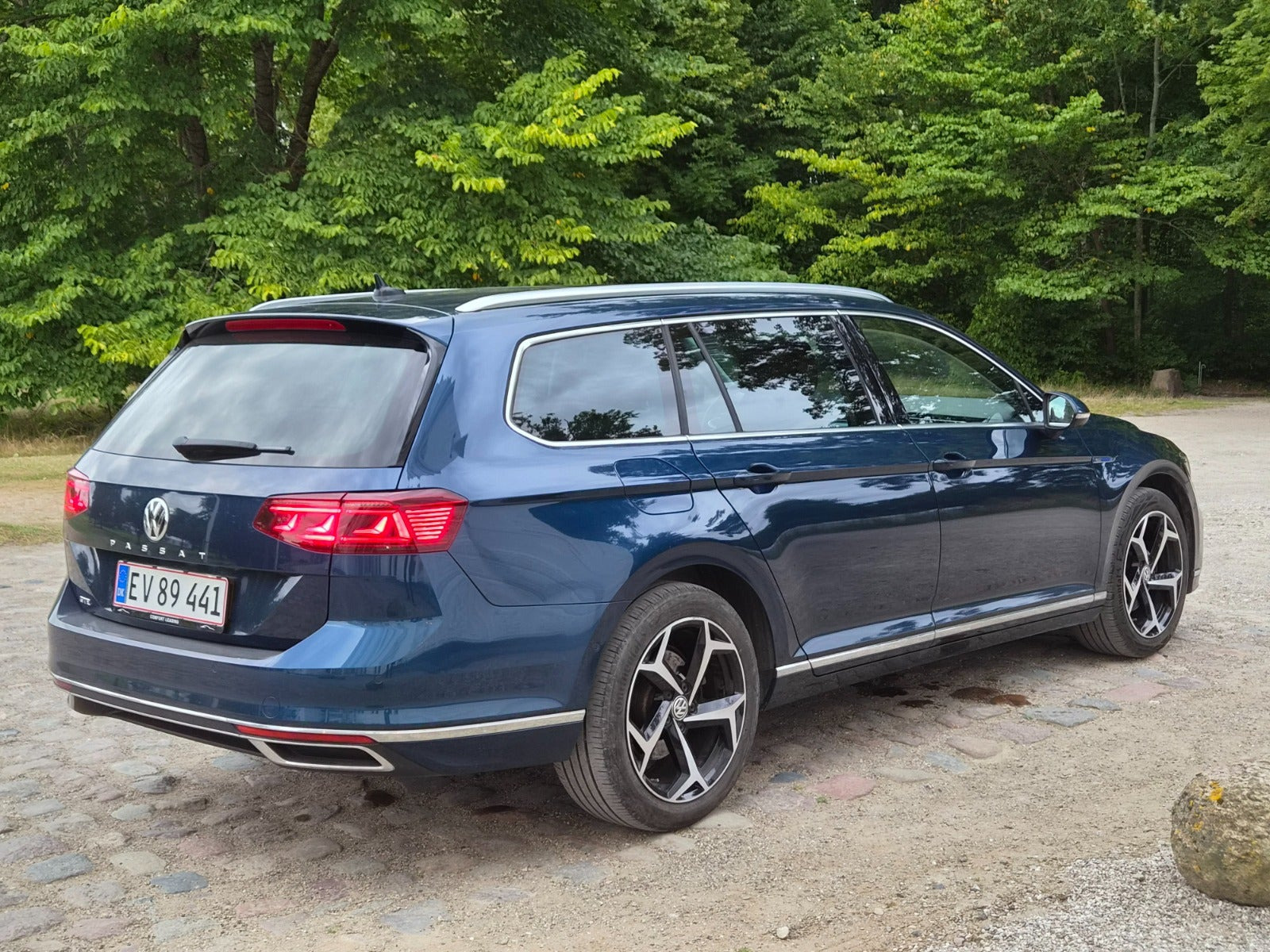 Sort VW Passat fra 2020