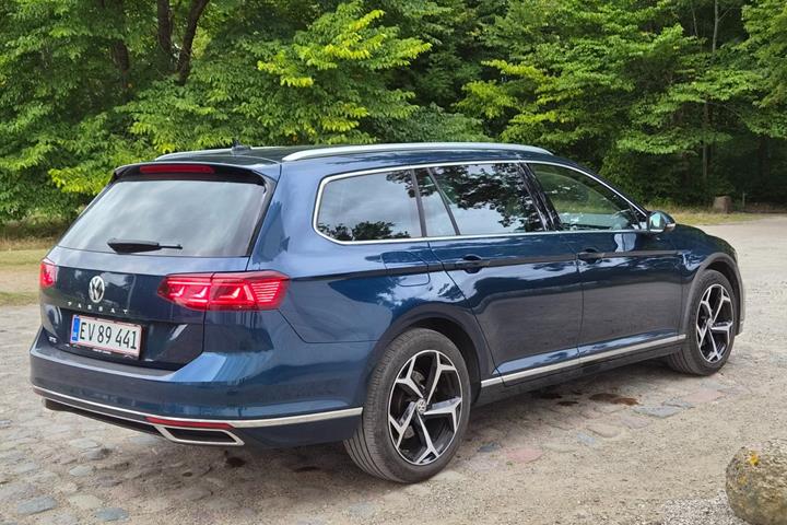Sort VW Passat fra 2020