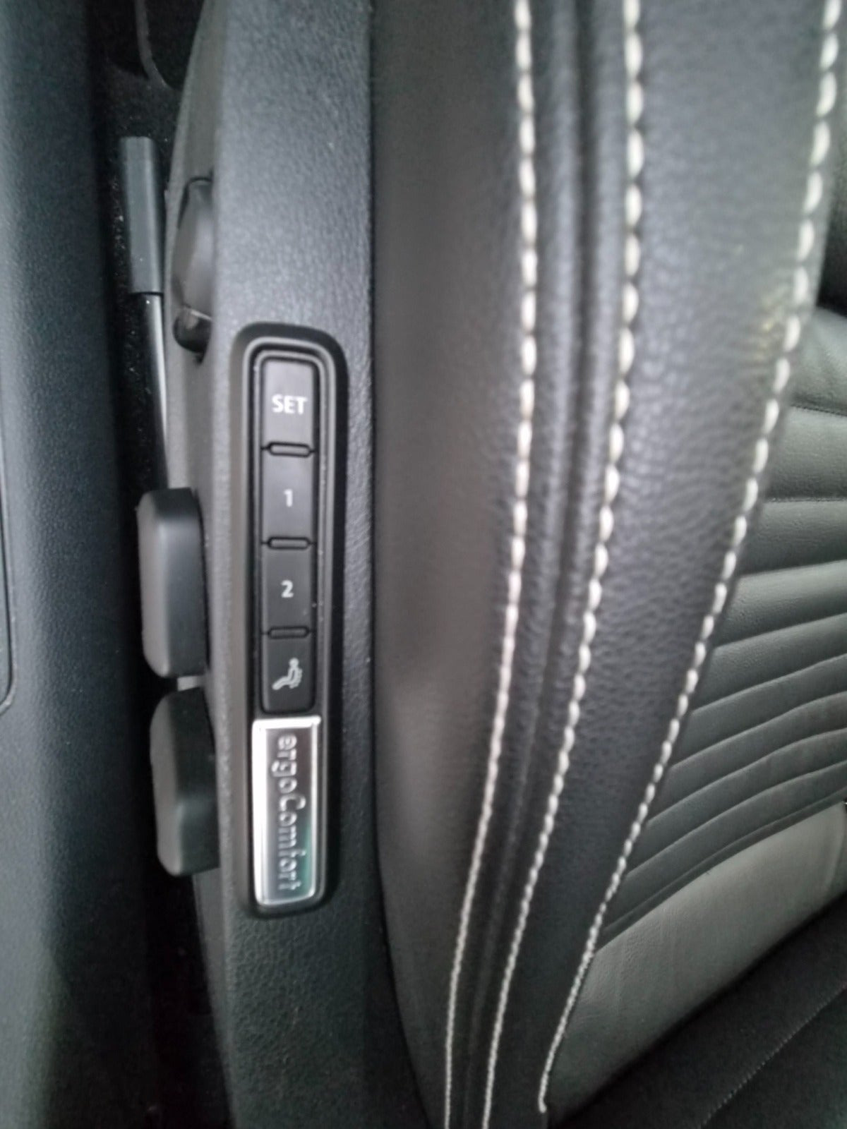 Sort VW Passat fra 2020