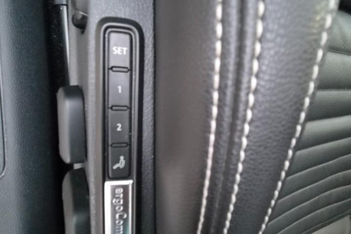 Sort VW Passat fra 2020