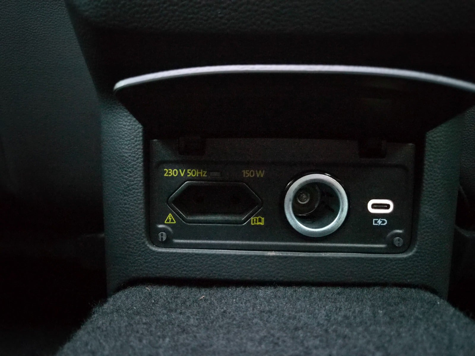 Sort VW Passat fra 2020