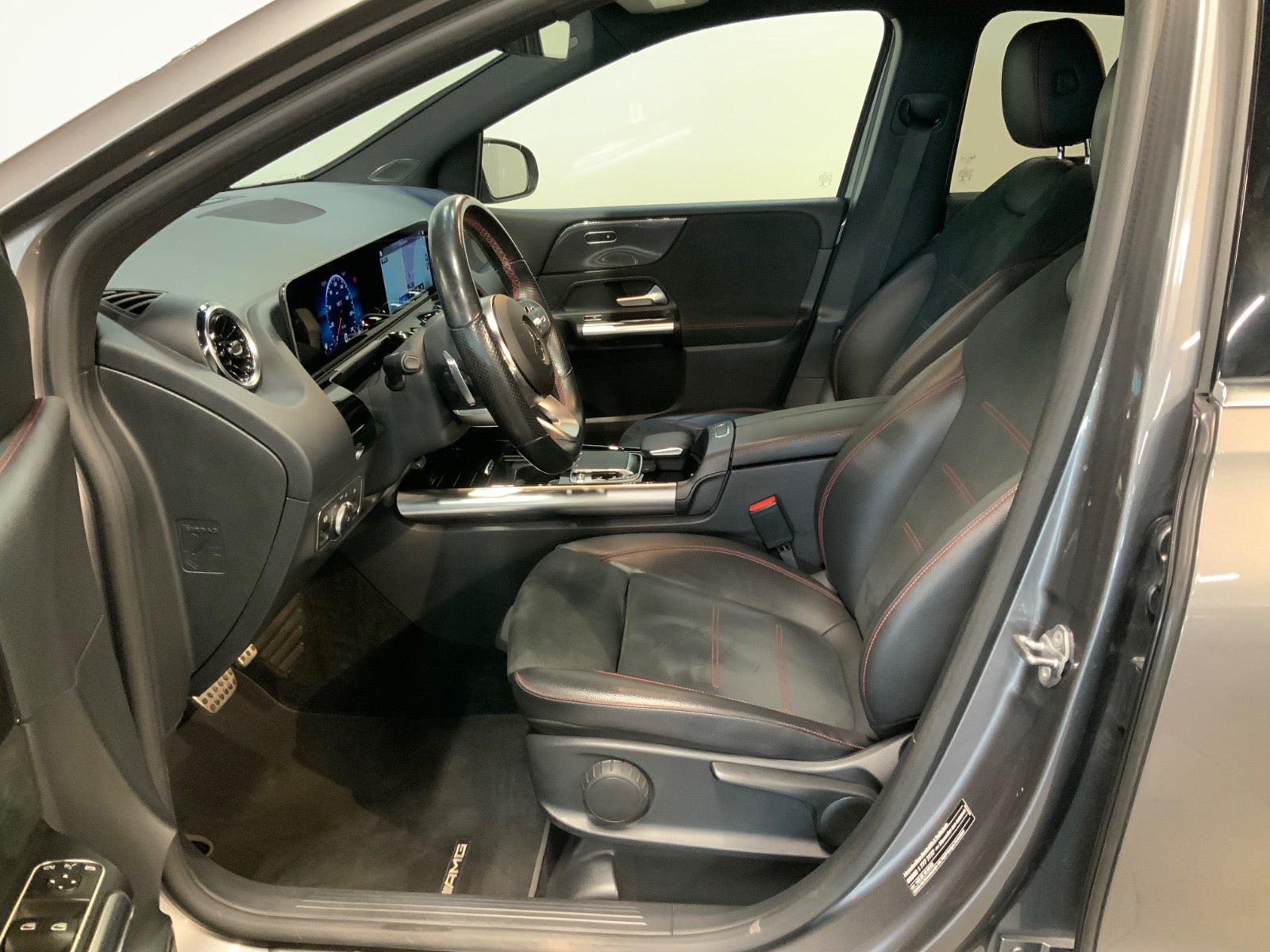 Grå Mercedes B220 d fra 2019