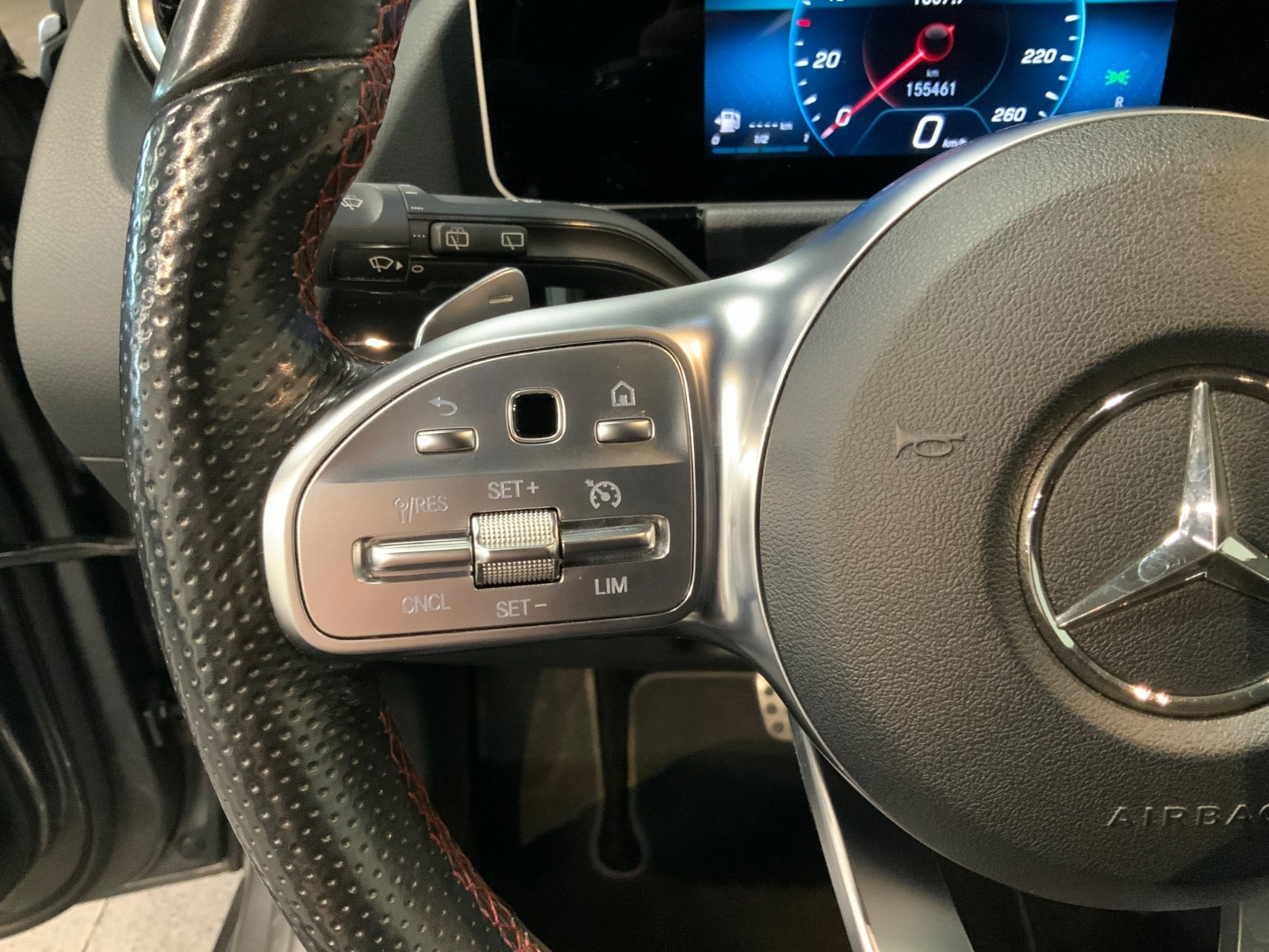 Grå Mercedes B220 d fra 2019