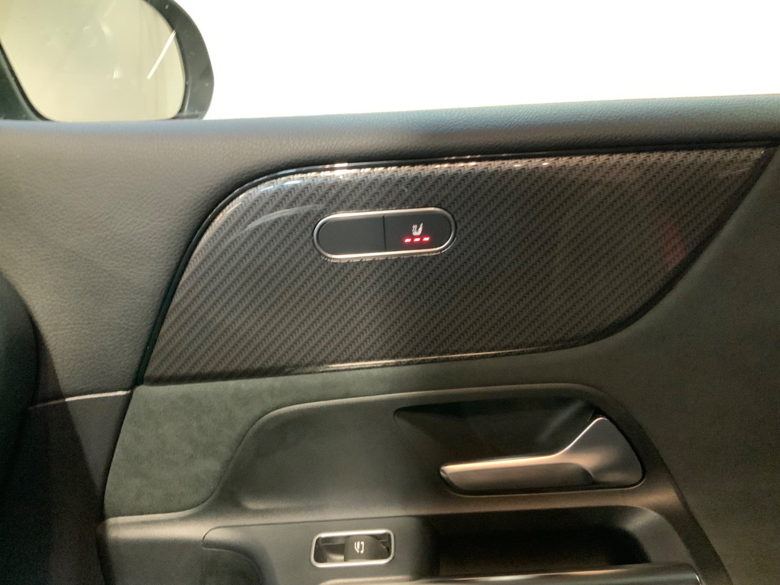 Grå Mercedes B220 d fra 2019