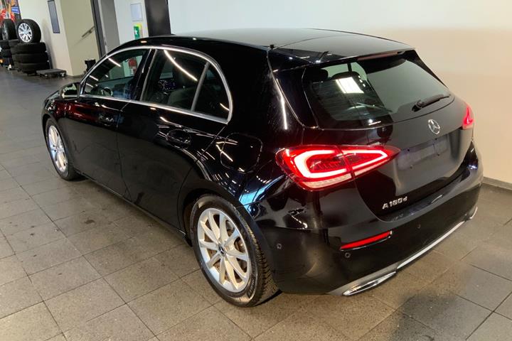 Sort Mercedes A180 d fra 2019