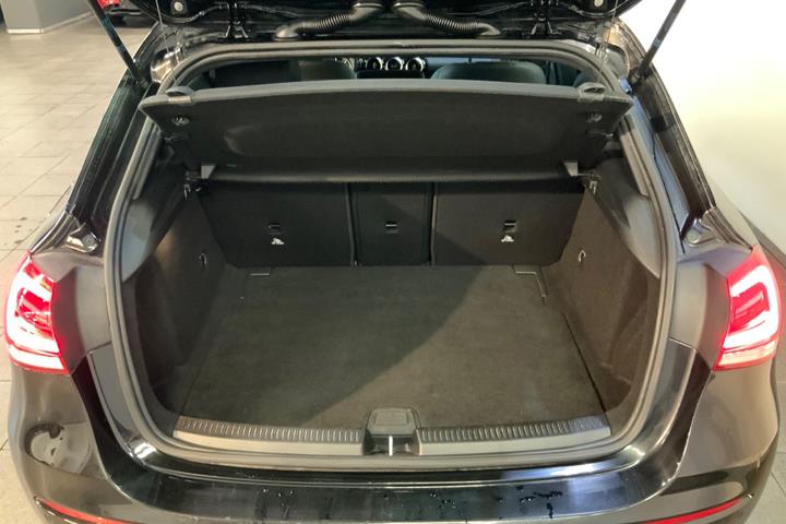 Sort Mercedes A180 d fra 2019