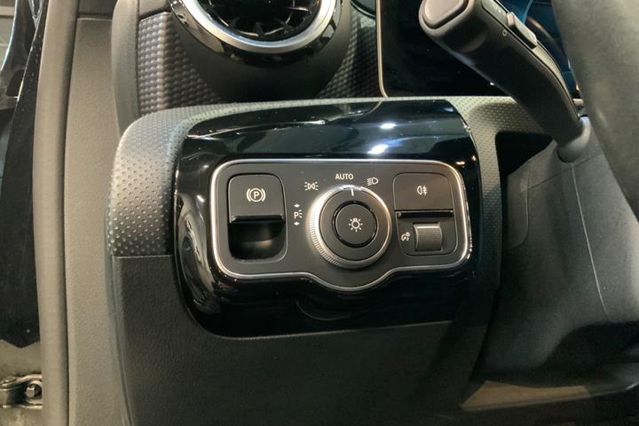 Sort Mercedes A180 d fra 2019