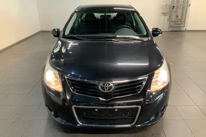 Sort Toyota Avensis fra 2010