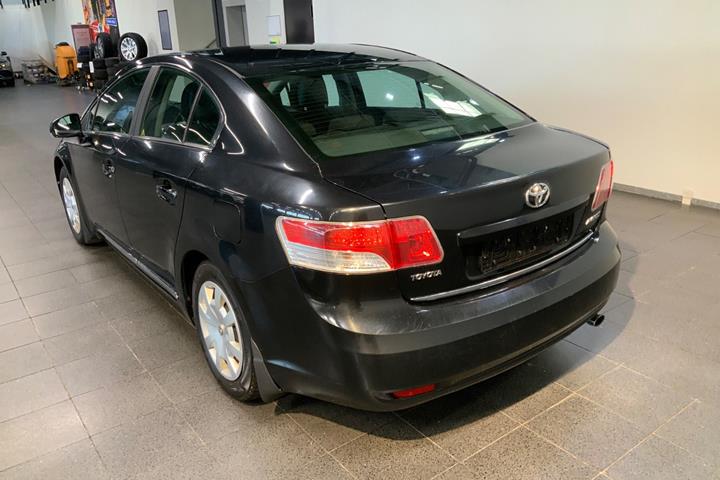 Sort Toyota Avensis fra 2010