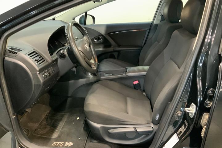 Sort Toyota Avensis fra 2010