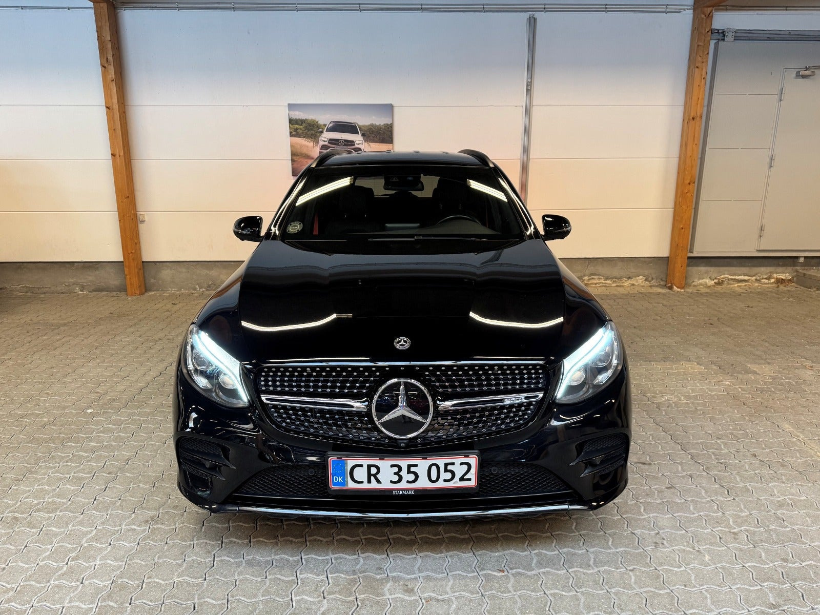 Sort Mercedes GLC43 fra 2017