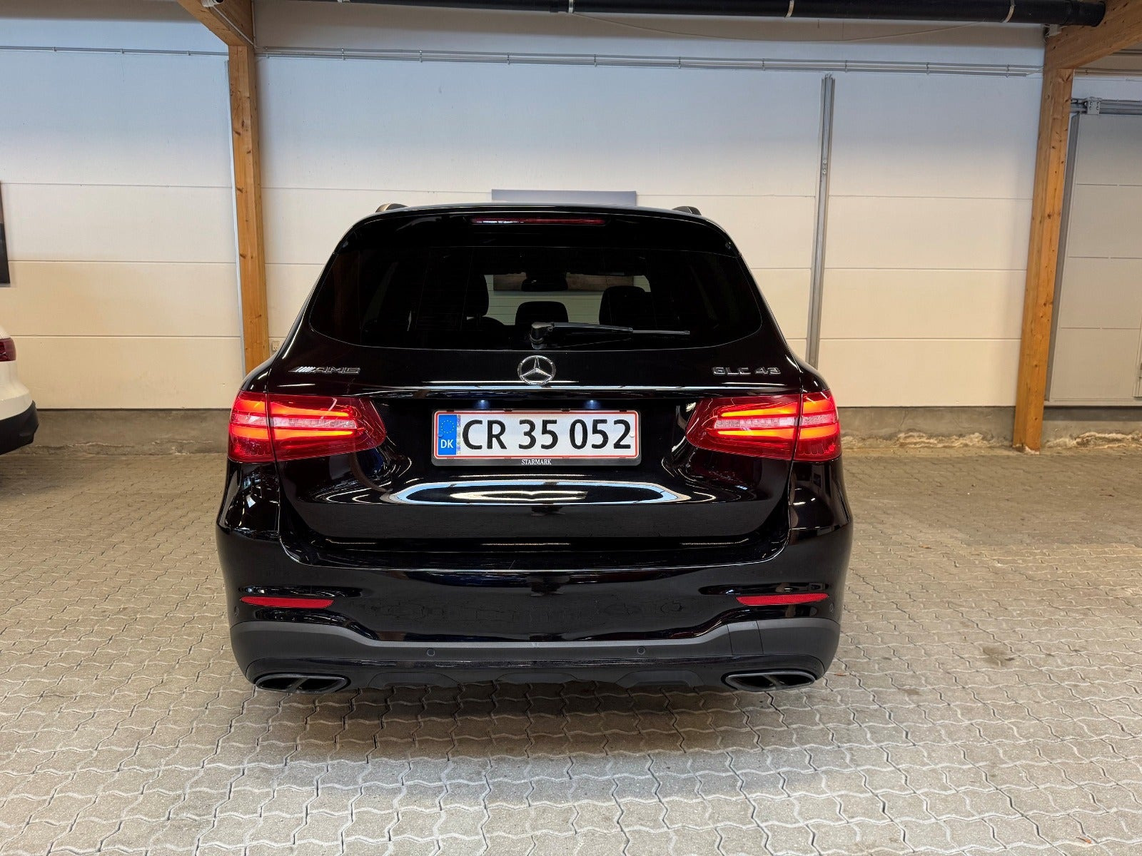 Sort Mercedes GLC43 fra 2017