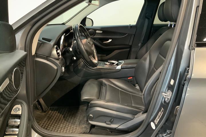 Grå Mercedes GLC350 d fra 2018