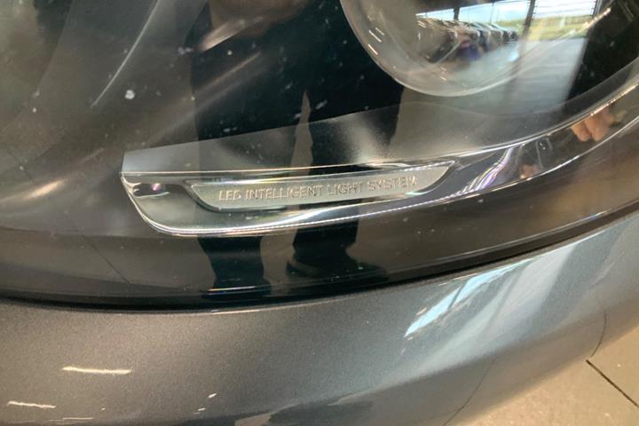 Grå Mercedes GLC350 d fra 2018