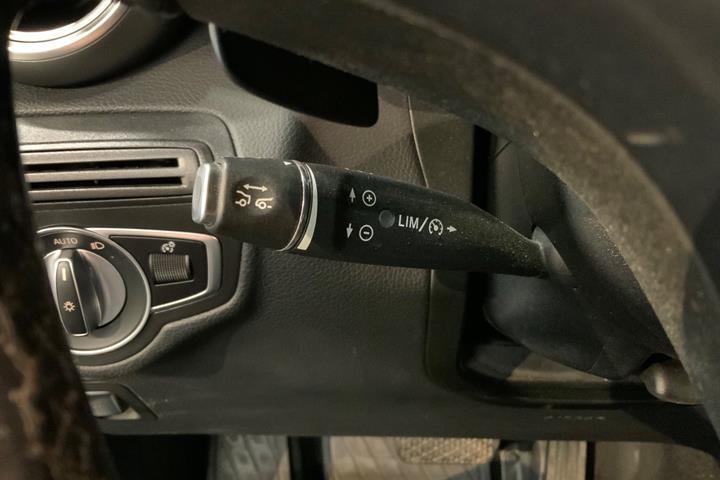 Grå Mercedes GLC350 d fra 2018