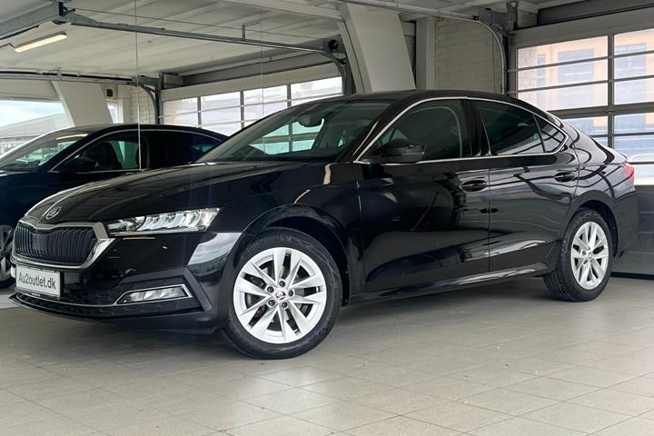 Sort Skoda Octavia fra 2021