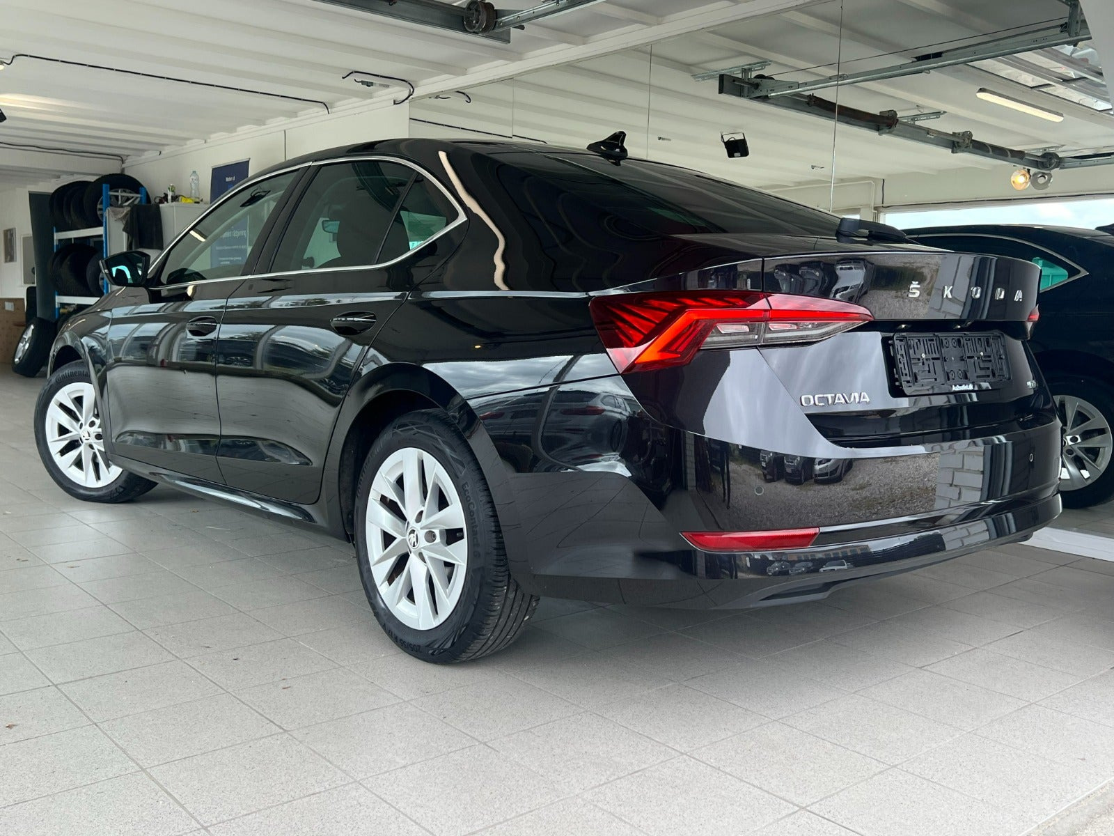 Sort Skoda Octavia fra 2021