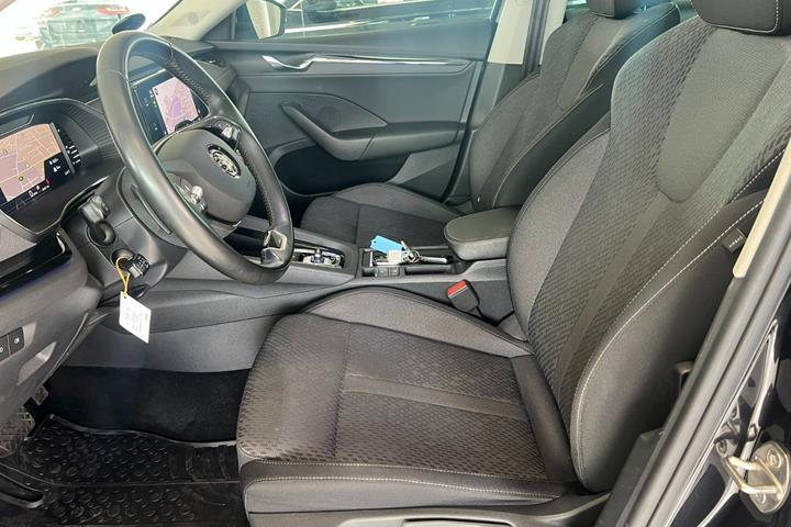 Sort Skoda Octavia fra 2021