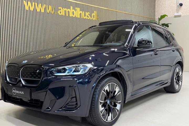 Sort BMW iX3 fra 2024