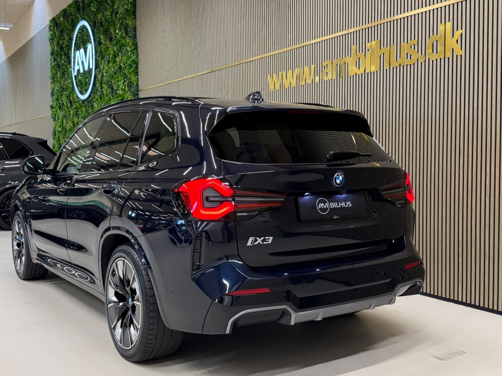 Sort BMW iX3 fra 2024
