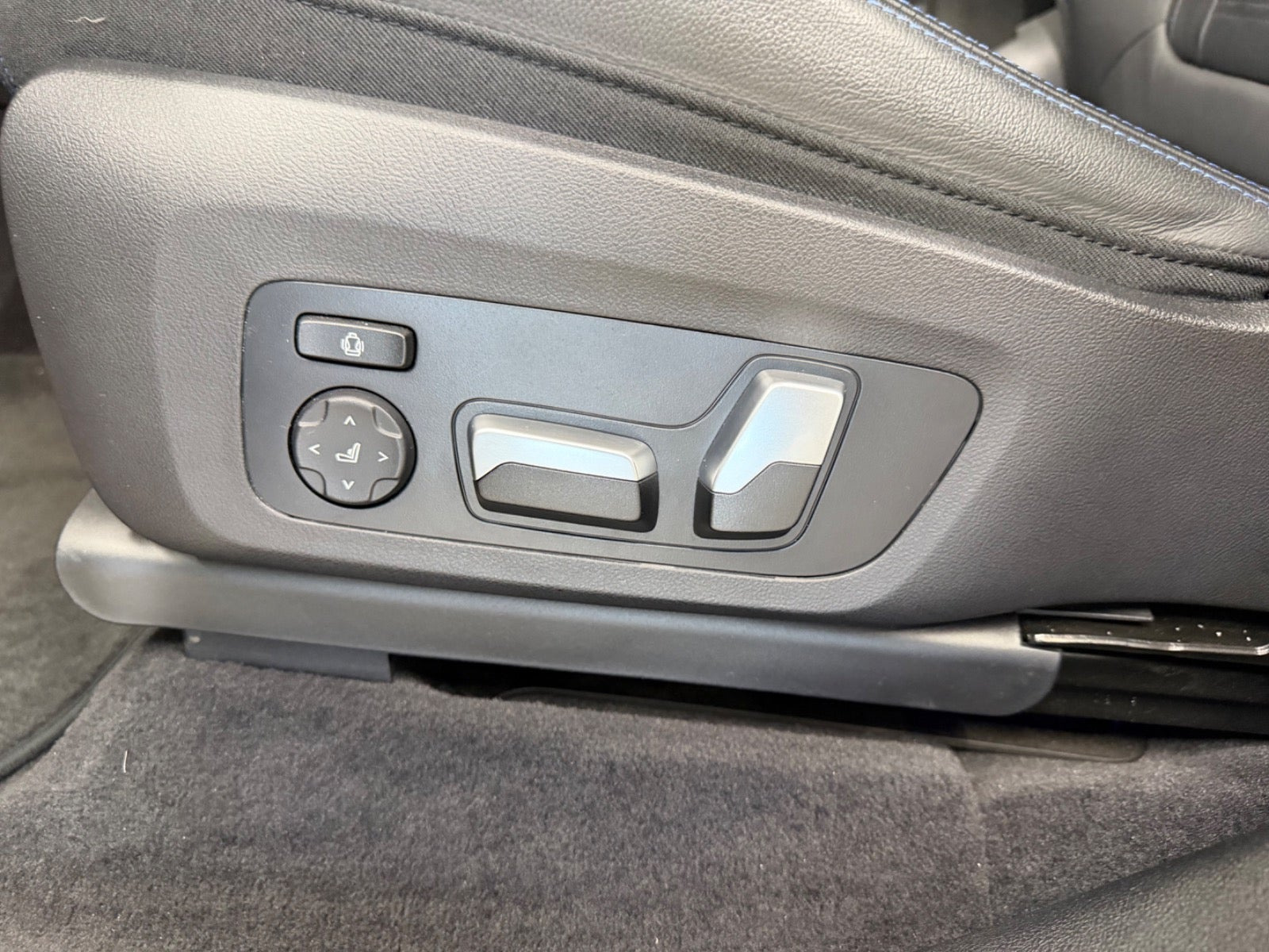 Sort BMW iX3 fra 2024