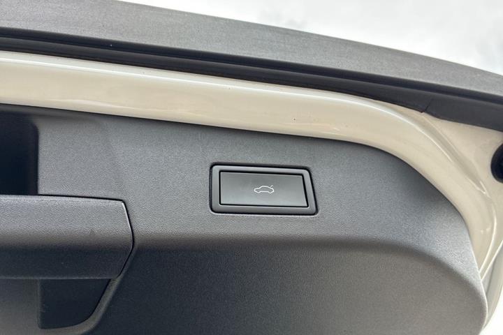 Hvid VW ID.4 fra 2023