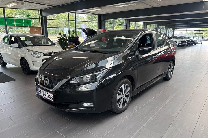 Sort Nissan Leaf fra 2021