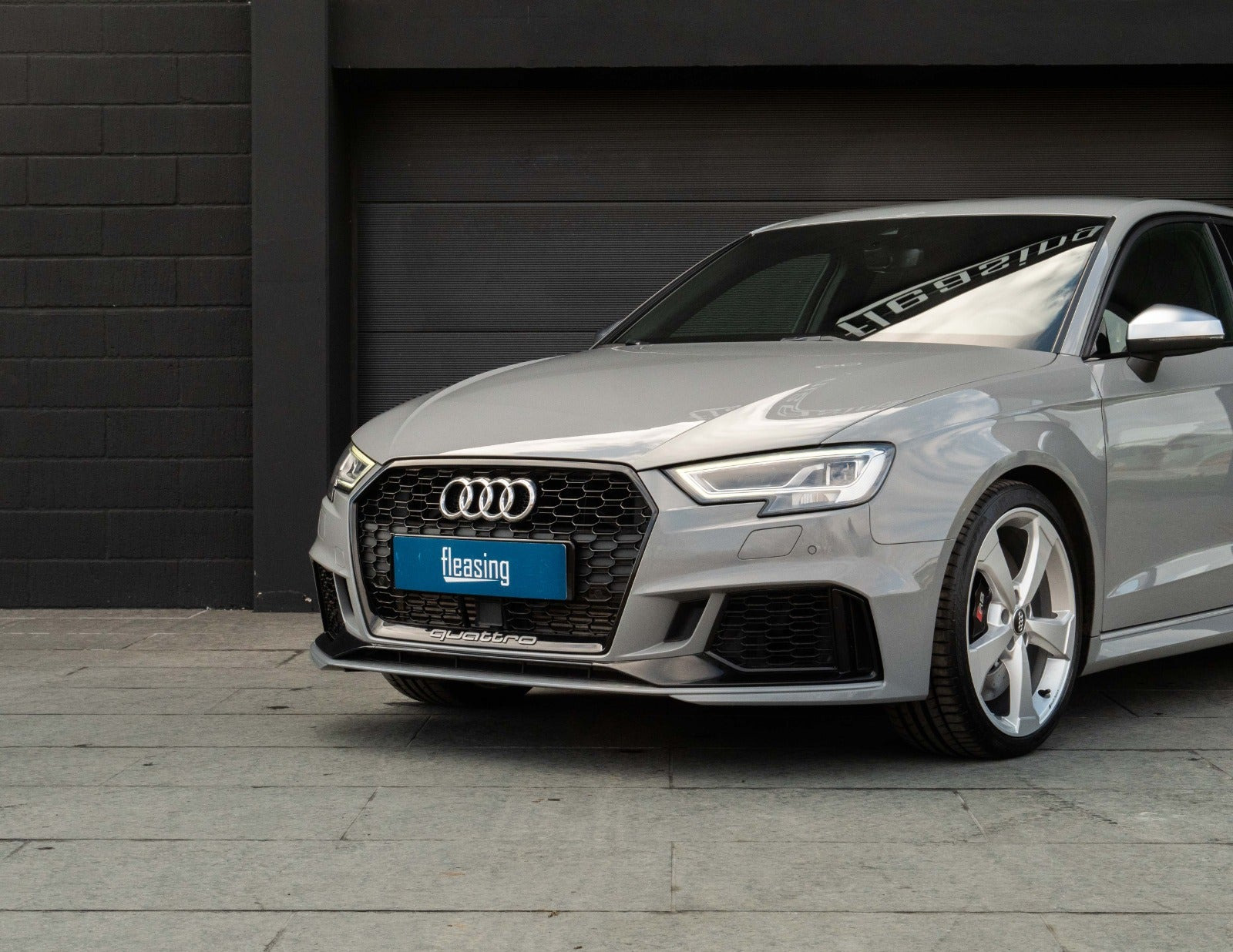 Grå Audi RS3 fra 2020