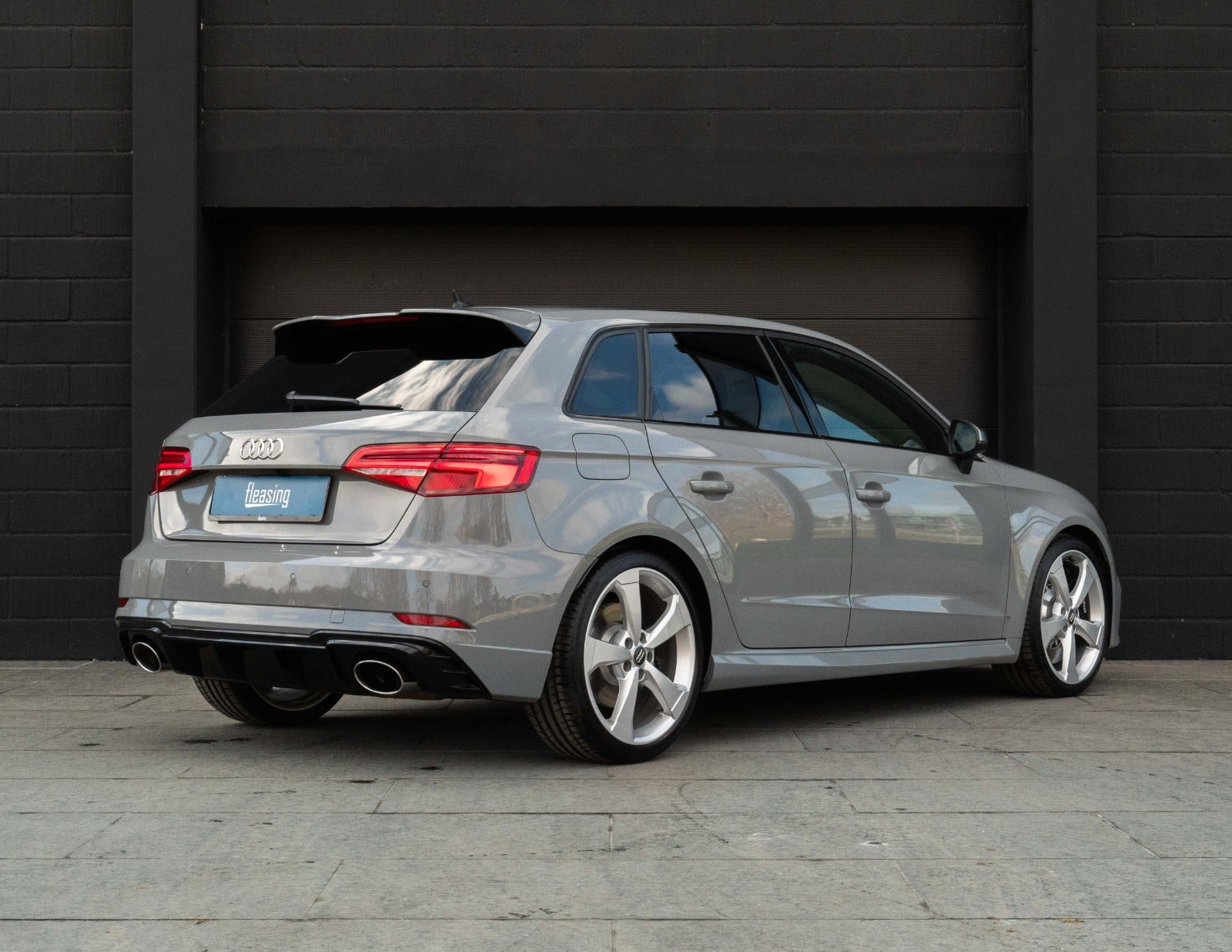 Grå Audi RS3 fra 2020