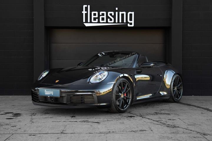 Sort Porsche 911 Carrera 4S fra 2022