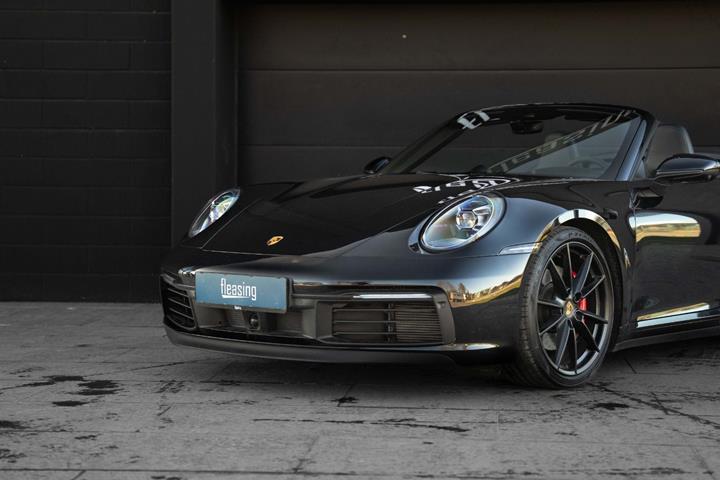 Sort Porsche 911 Carrera 4S fra 2022