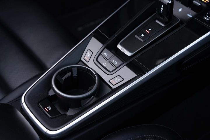 Sort Porsche 911 Carrera 4S fra 2022