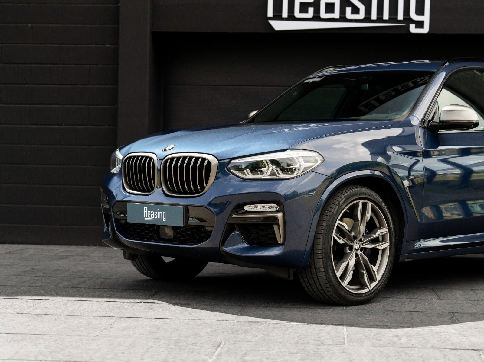 Blå BMW X3 fra 2018