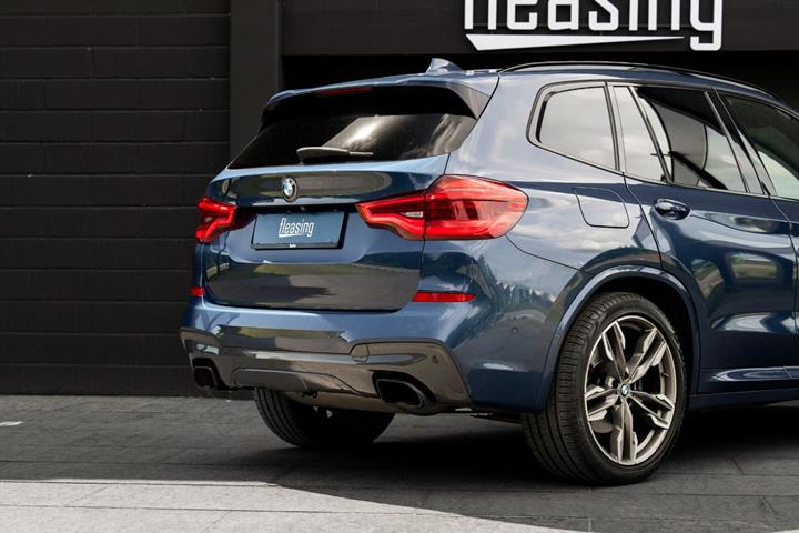 Blå BMW X3 fra 2018