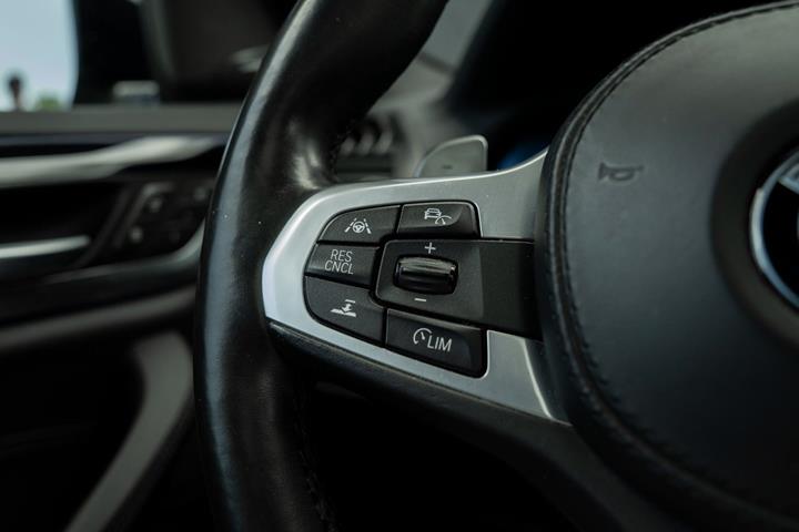 Blå BMW X3 fra 2018