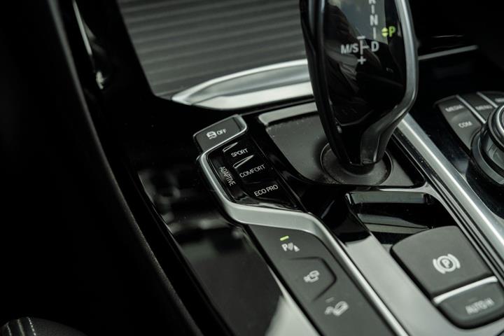 Blå BMW X3 fra 2018