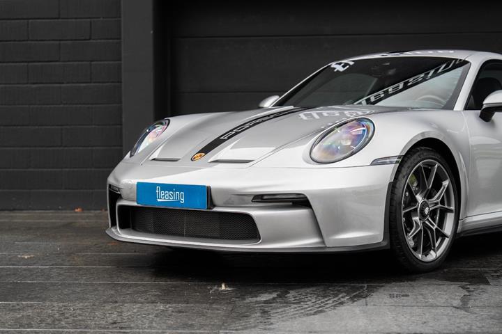 Sølv Porsche 911 GT3 fra 2022