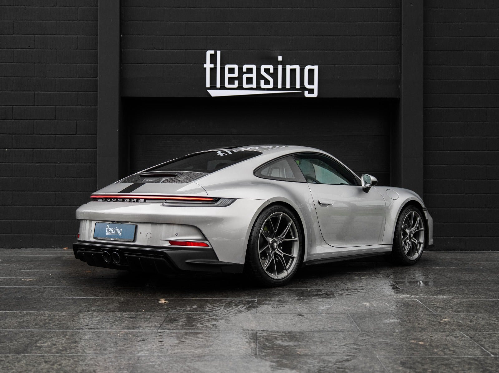 Sølv Porsche 911 GT3 fra 2022