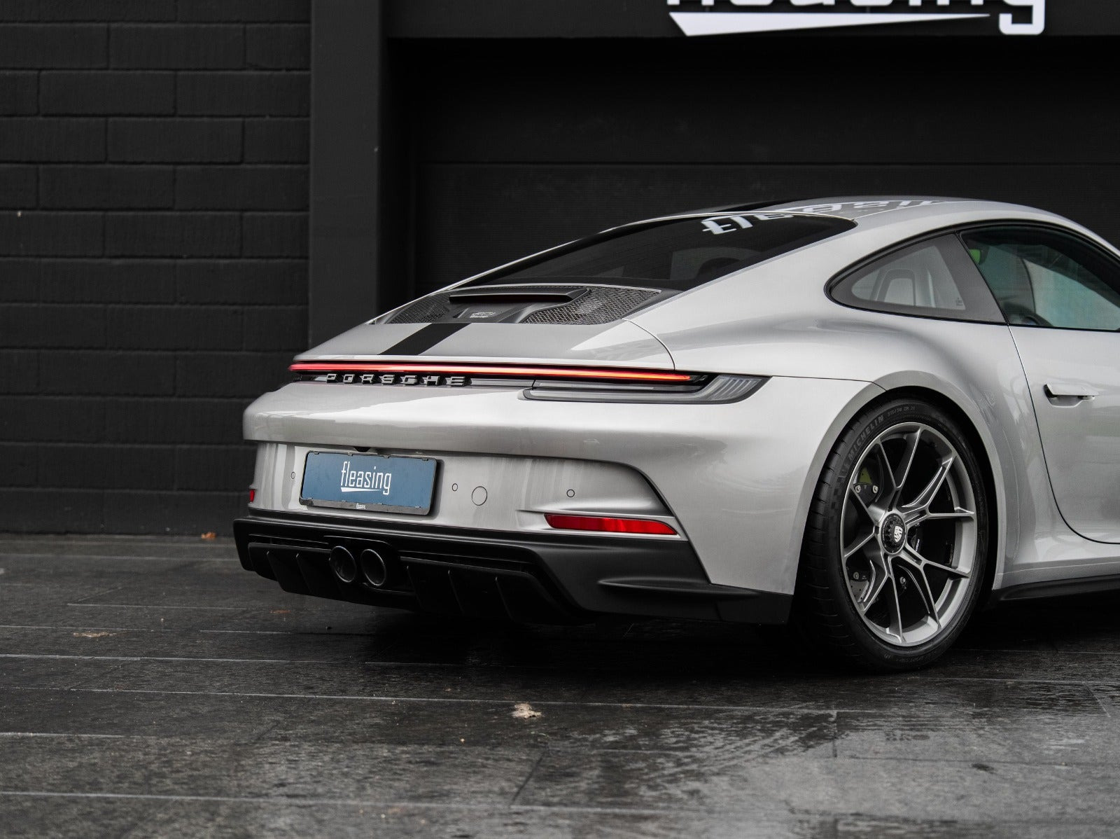Sølv Porsche 911 GT3 fra 2022