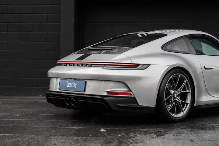 Sølv Porsche 911 GT3 fra 2022