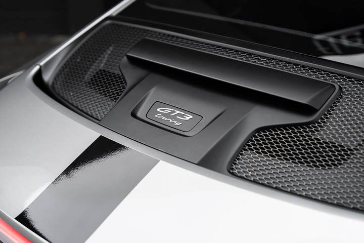 Sølv Porsche 911 GT3 fra 2022