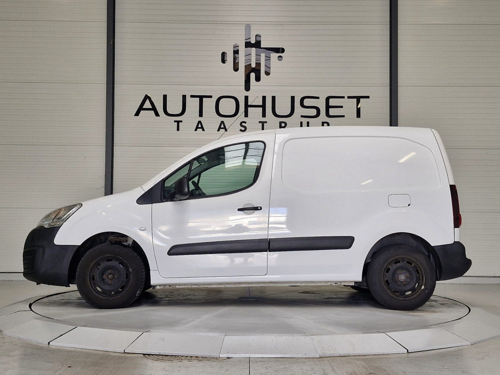 Hvid Peugeot Partner fra 2018