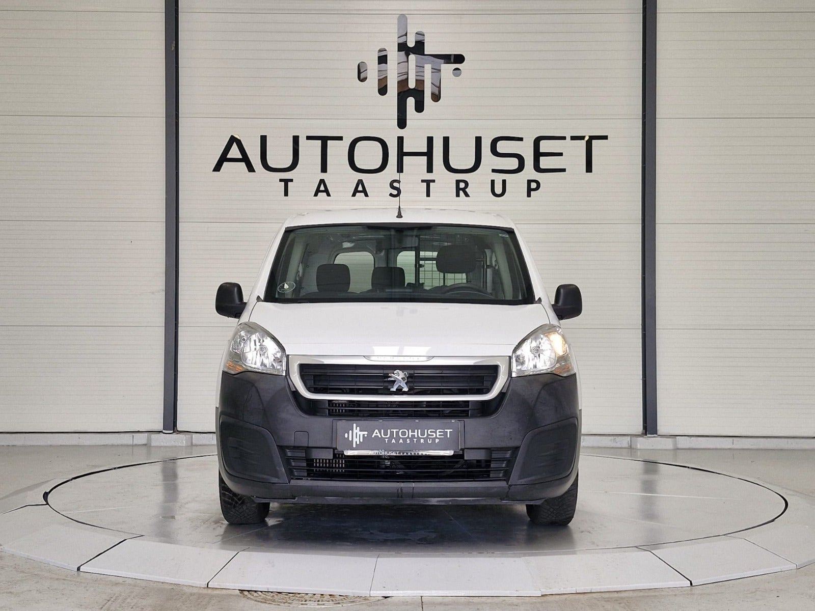 Hvid Peugeot Partner fra 2018