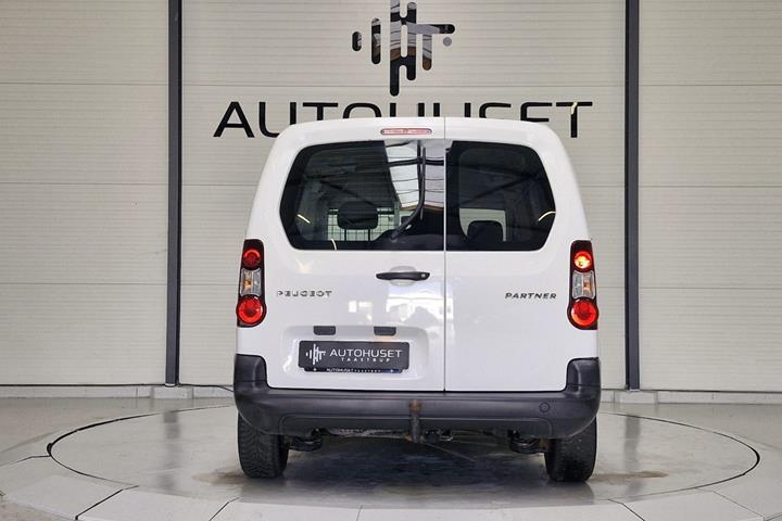 Hvid Peugeot Partner fra 2018